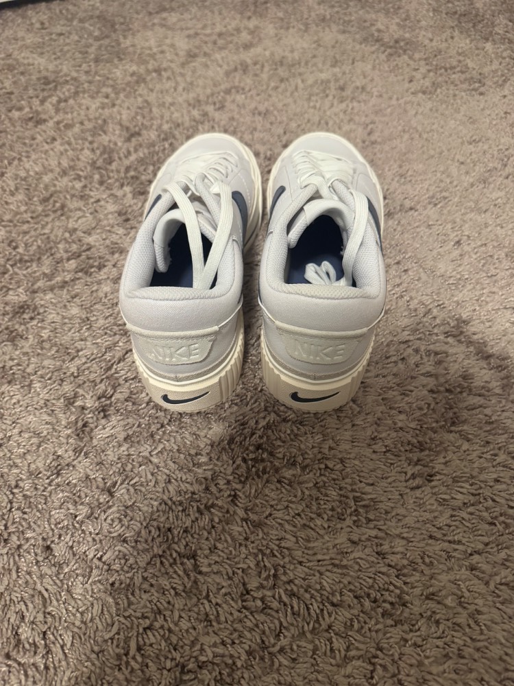 Nike White Low-Top Sneakers - Image 4