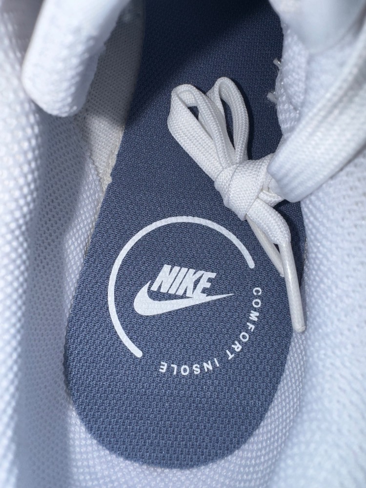 Nike White Low-Top Sneakers - Image 6