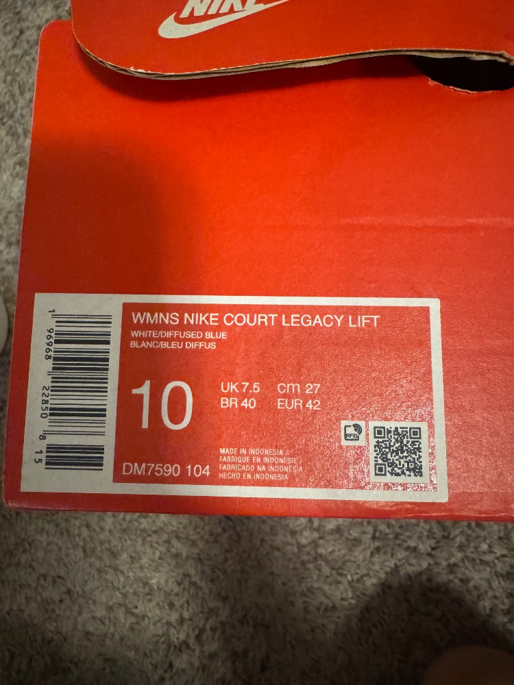 Nike White Low-Top Sneakers - Image 8